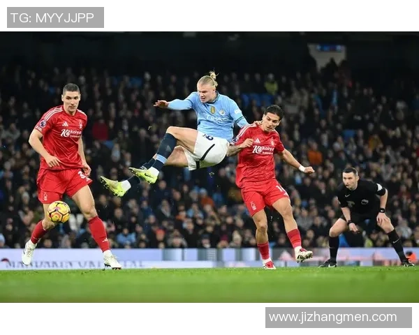 中超精彩对决巴黎圣日耳曼与曼城战成平局引发全场热烈反响