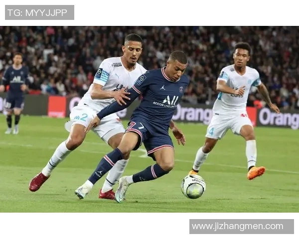 国王杯激战那不勒斯与巴黎圣日耳曼平局帽子戏法引发全场热潮分析