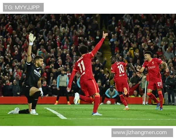 中超激战：尤文图斯狂胜利物浦六比二乌龙球瞬间引发全场沸腾