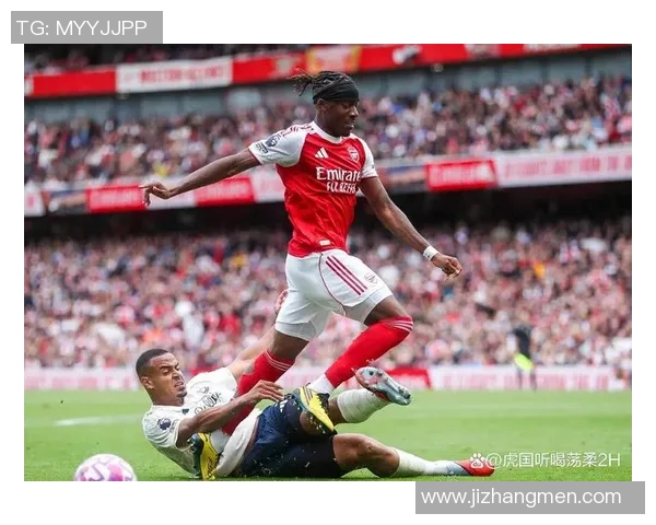 友谊赛精彩对决里昂与阿森纳战成平局全场气氛热烈