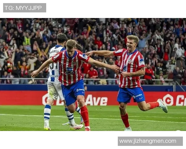 西甲激战:拜仁狂胜多特蒙德帽子戏法点燃全场激情 西甲激战:拜仁狂胜多特蒙德帽子戏法点燃全场激情